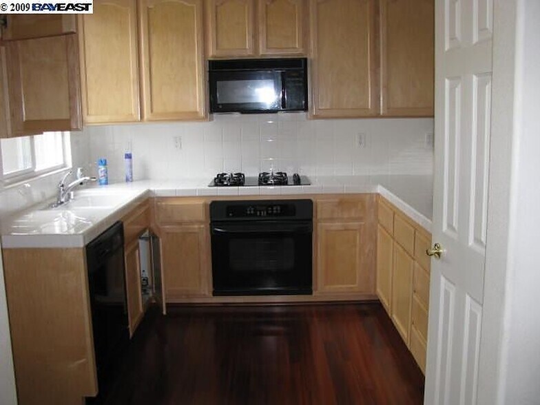 Building Photo - 37421 Glenbrook Ter