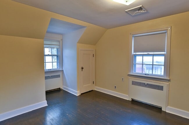 Building Photo - Beautiful Single Family in Bellevue Park