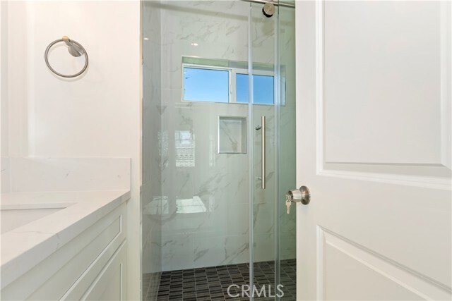 Building Photo - 3657 Mountain View Ave