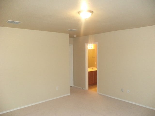 Building Photo - 1405 Sun Breeze Dr