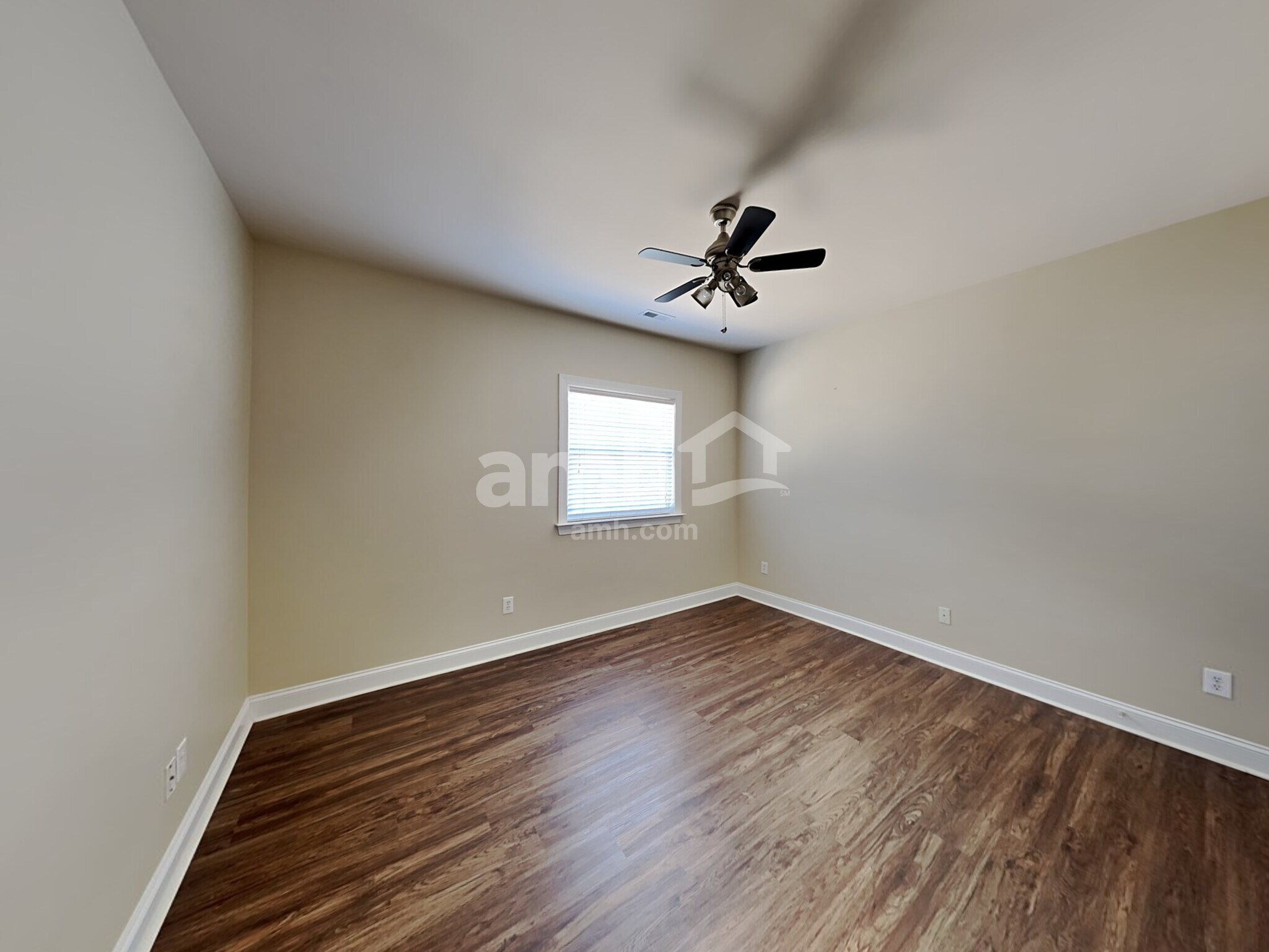 Building Photo - 8320 Willow Branch Dr