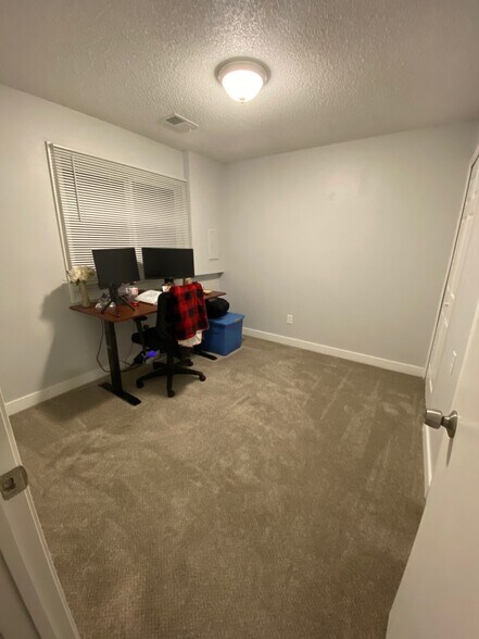 third bedroom or another office space - 6228 Magnolia Ln N