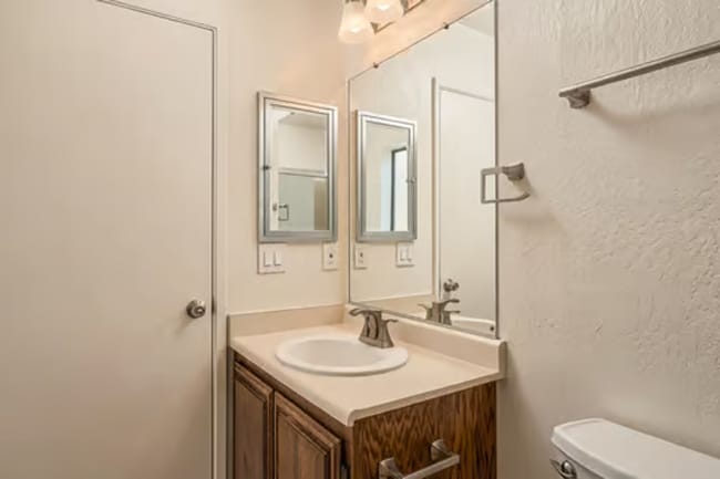 Building Photo - 161 Bender Cir