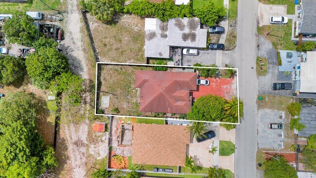 Building Photo - 339 NW 5th Ave