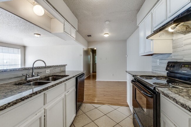 Building Photo - 7406 Amherst Dr