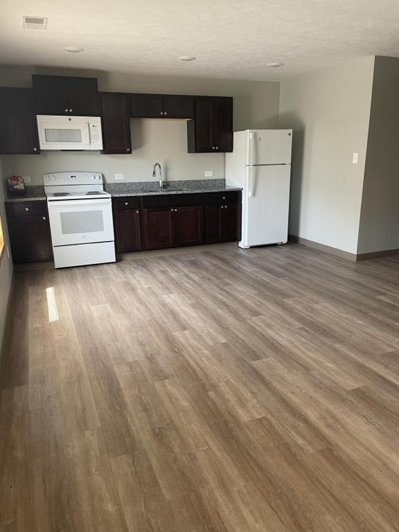 Building Photo - 440 Parker Street