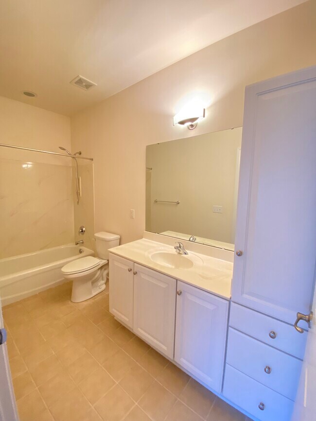 Building Photo - 4700 Ludwell Branch Ct