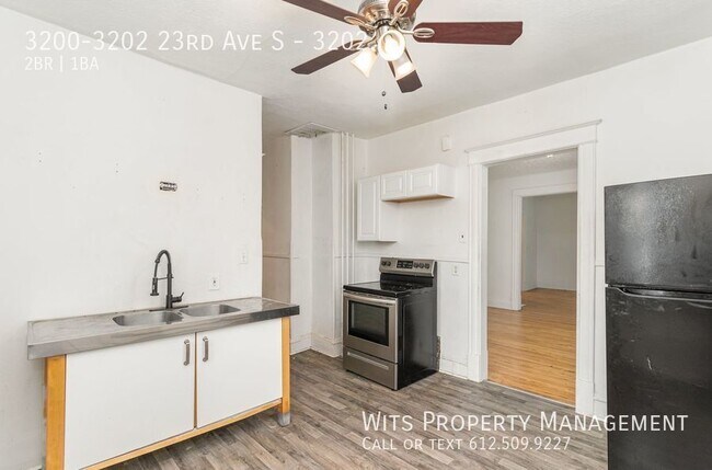 Building Photo - 3200-3202 23rd Ave S-3202