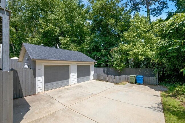 Building Photo - 254 Lamon Ave SE