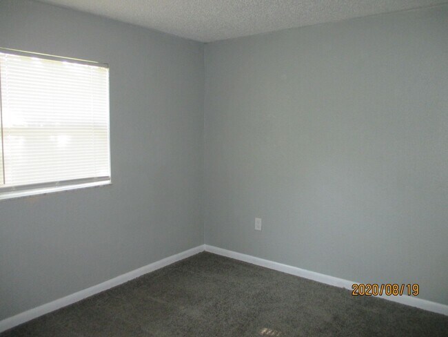 Building Photo - Adorable Renovated Home in Oceanway!