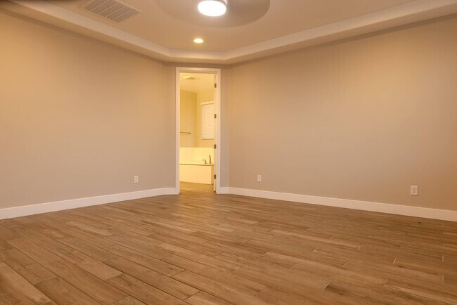 Building Photo - 9701 E Spiral Ave