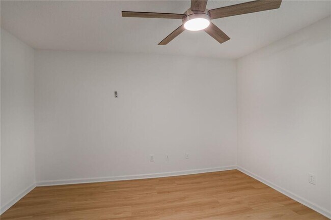 Building Photo - 432 Granville Ct