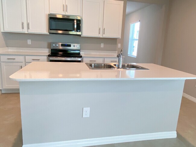 Building Photo - 2864 Coral Cir