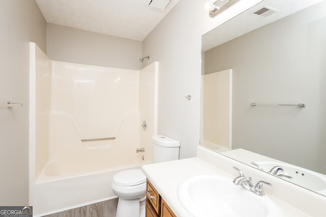 Building Photo - 120 Hearth Way