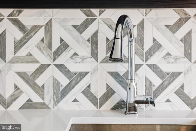 Building Photo - 1201 Vine St