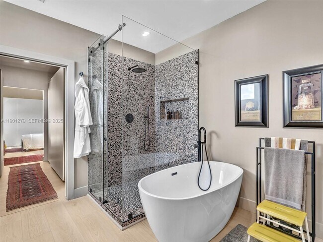 Building Photo - 7934 West Dr