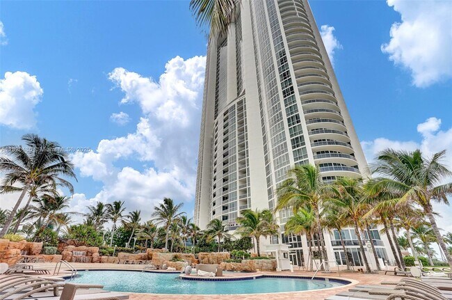 Building Photo - 18201 Collins Ave