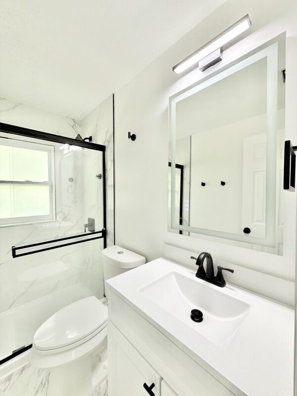 Building Photo - 11705 North Dr