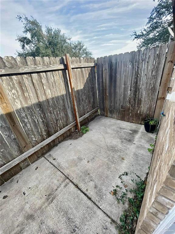 Building Photo - 2305 N Dahlia St
