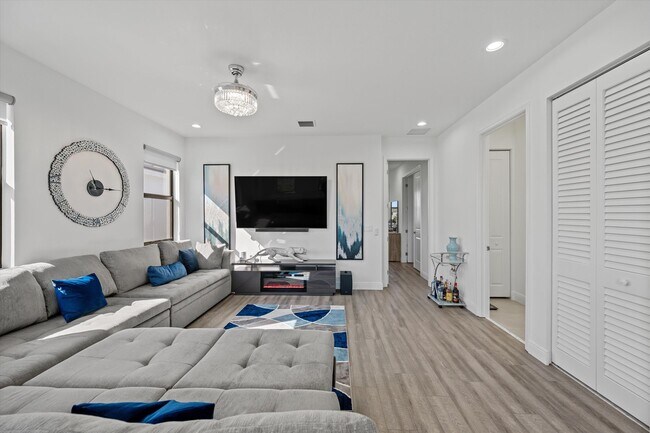 Building Photo - 4795 Sand Dollar Dr