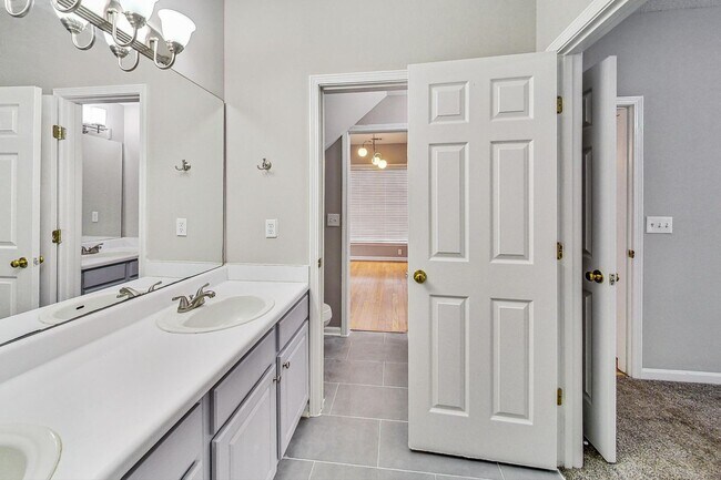 Building Photo - Single-family home in Kennesaw, GA near KSU, Town Center and Woodstock.