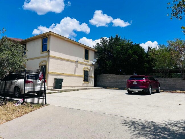 Building Photo - 3101 Barrios St