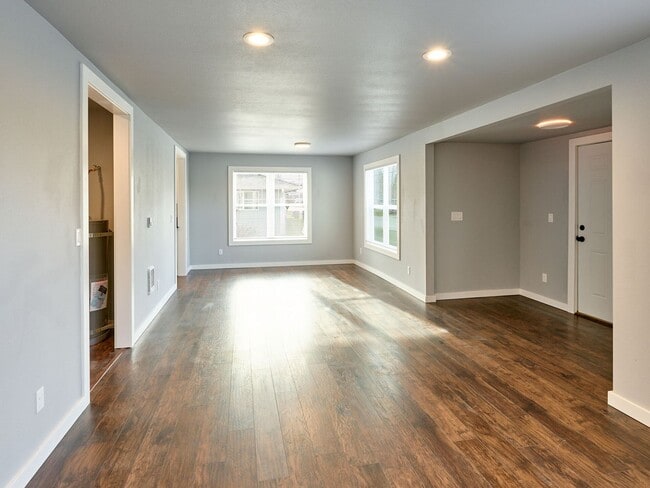 Building Photo - 11th - VPM415E-5