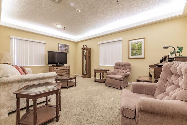 Building Photo - 4550 Pinebrook Cir