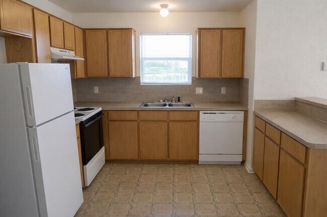 Building Photo - 4001 Nadine Dr