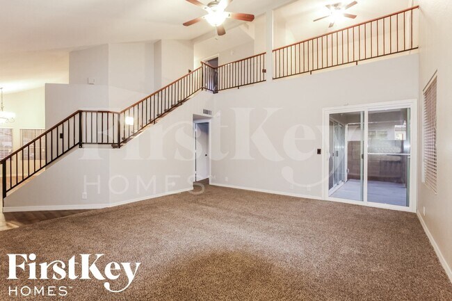 Building Photo - 11220 N 60th Dr