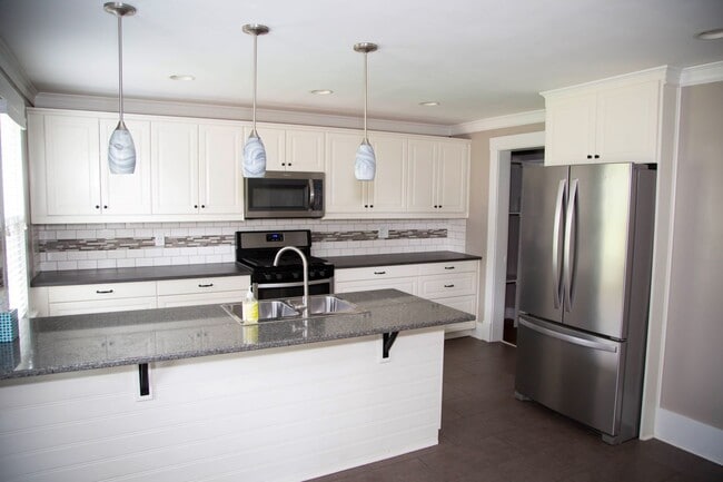 Building Photo - 2320 N 63rd St