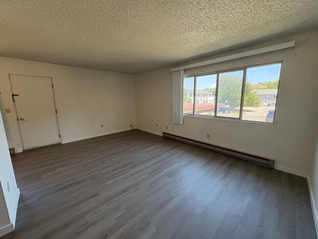 Building Photo - 1909 S Black Ave