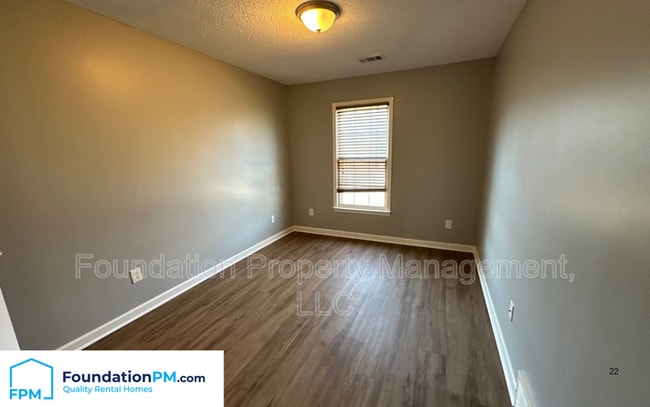 Building Photo - 3356 Coachouse Cove