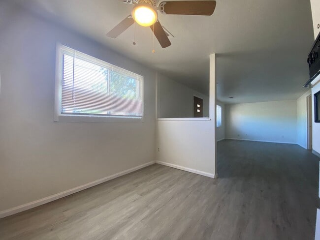 Building Photo - 2107 3rd Ave