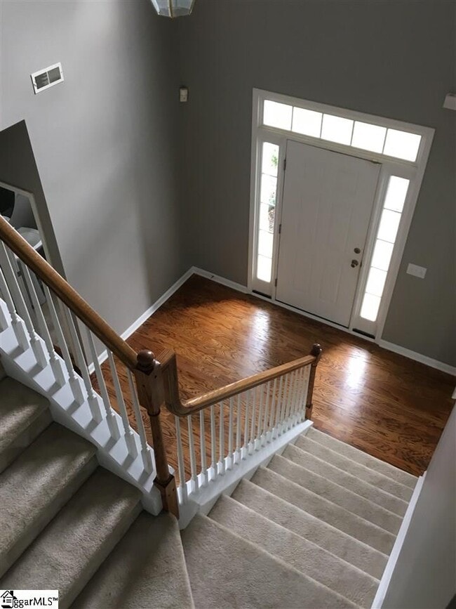 Building Photo - 30 Halehaven Dr