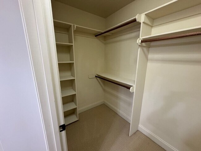 Building Photo - Eagle Ridge Golf Club!