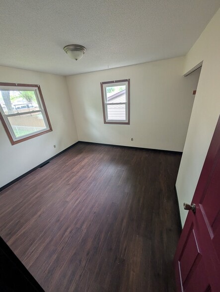 Building Photo - 204 Ann Dr