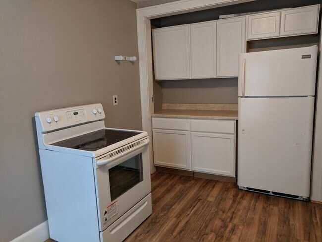 Building Photo - 506 S Mill St