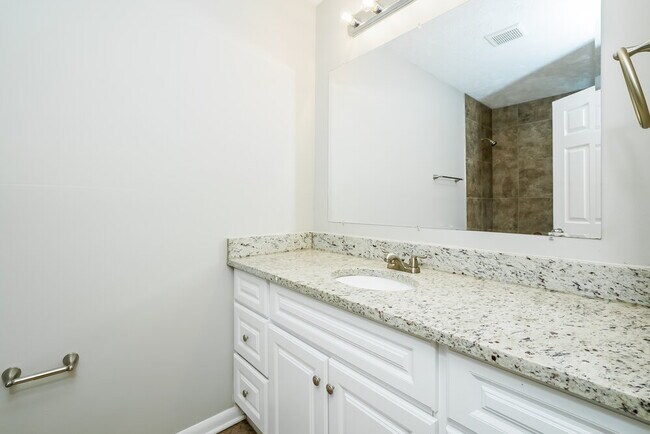 Building Photo - 819 Bitter Bark Ln