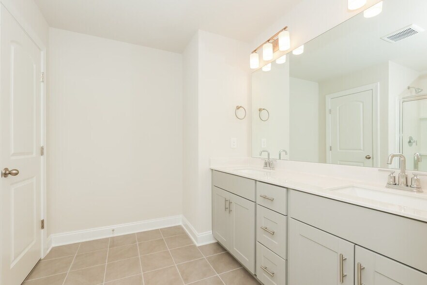 Building Photo - 1612 Espy Aly