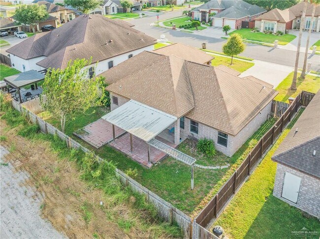 Building Photo - 3818 Oregon Dr