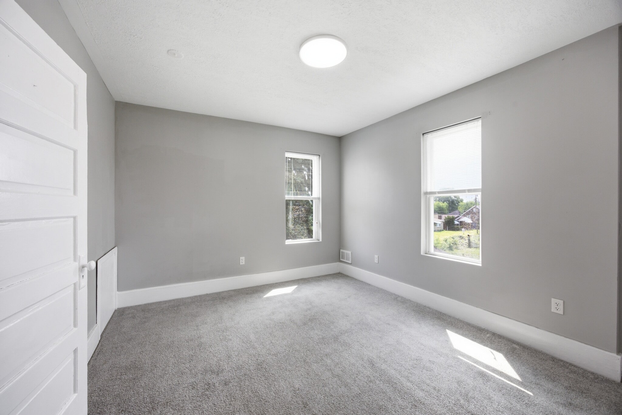 Building Photo - 827 Hinnerman St