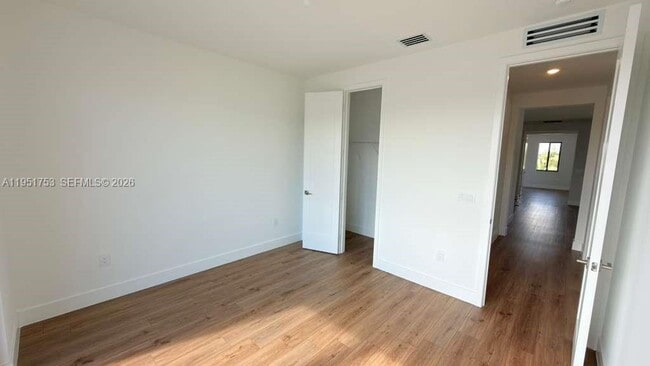 Building Photo - 19700 NE 14th Ave