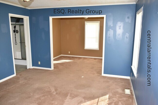 Building Photo - 16801 Cornfield Dr