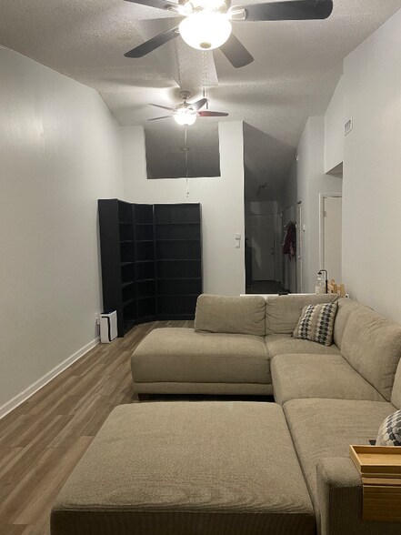 Building Photo - 816 Stephanie Ct