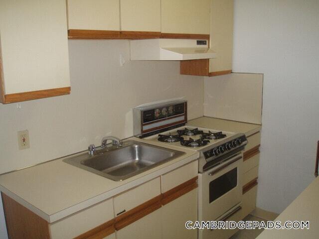 Building Photo - 18 Chauncy St