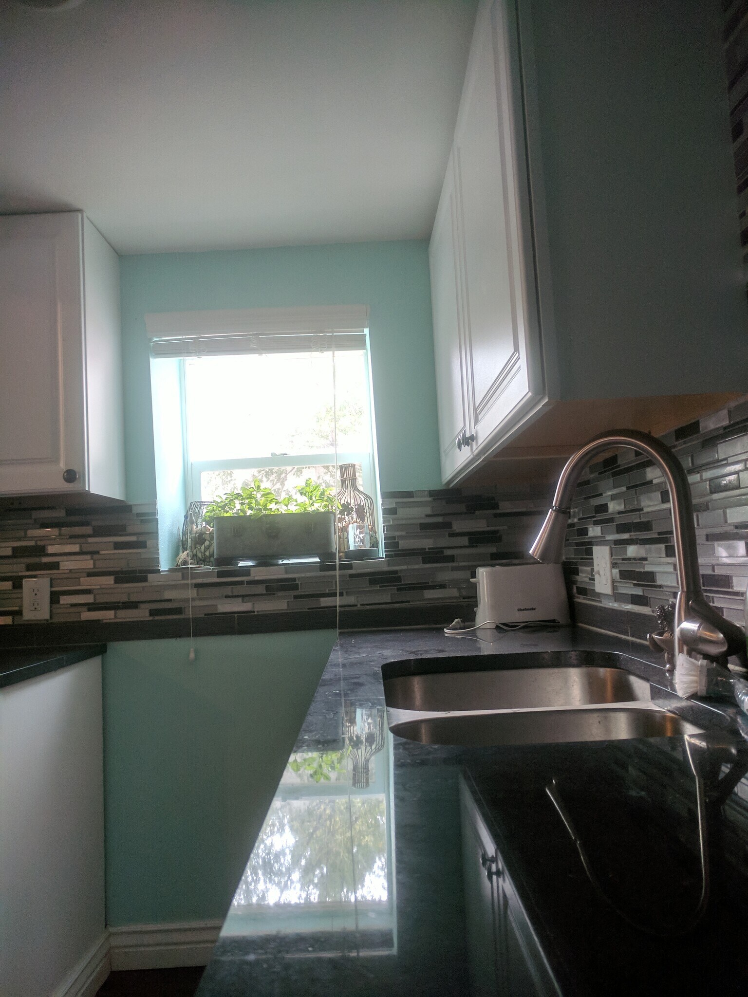 Building Photo - 7655 E 19th Ave