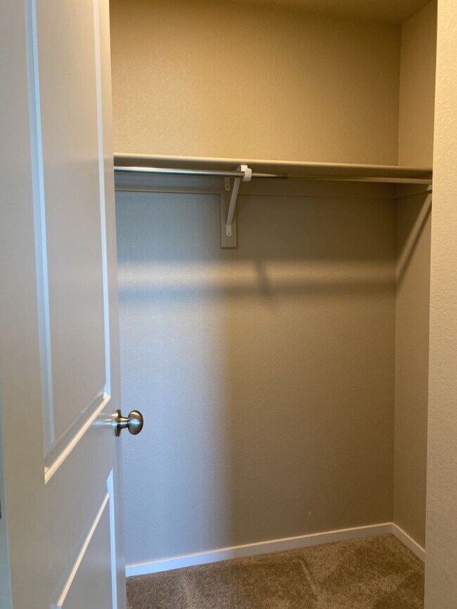 Building Photo - $300 Off 1st Month if Lease Starts by 5/1!