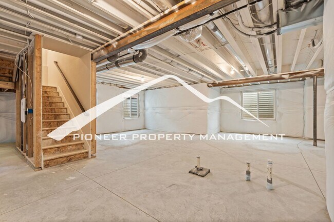 Building Photo - Breathtaking Pikes Peak Views in Desirable Wolf Ranch - 4 bedroom, 3 Full Bath, Office and Loft, ...