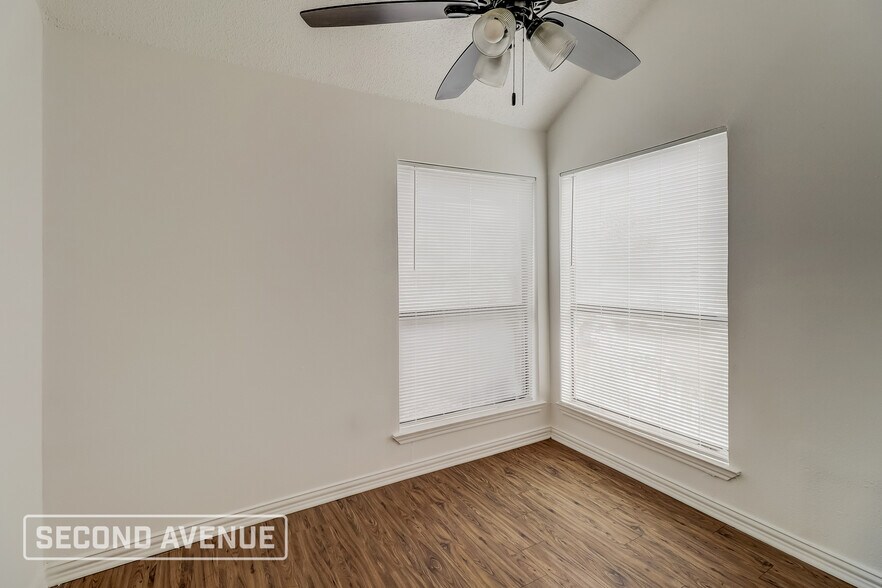 Building Photo - 8802 Briarwood Dr